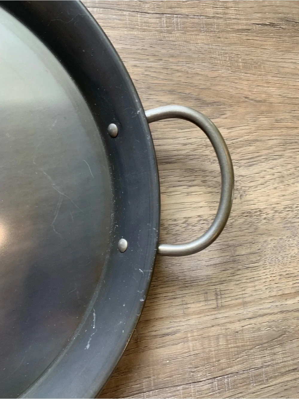 Hikimoto 17 Inch Cast Iron Pizza or Paella Pan